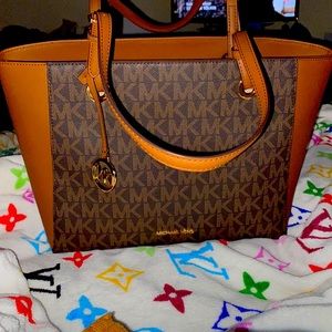 Michael Kors Tote Brown & Gold Trim